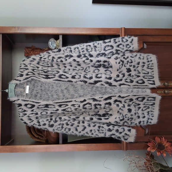Janice Apparel Cardigan Size Medium - Picture 4 of 10